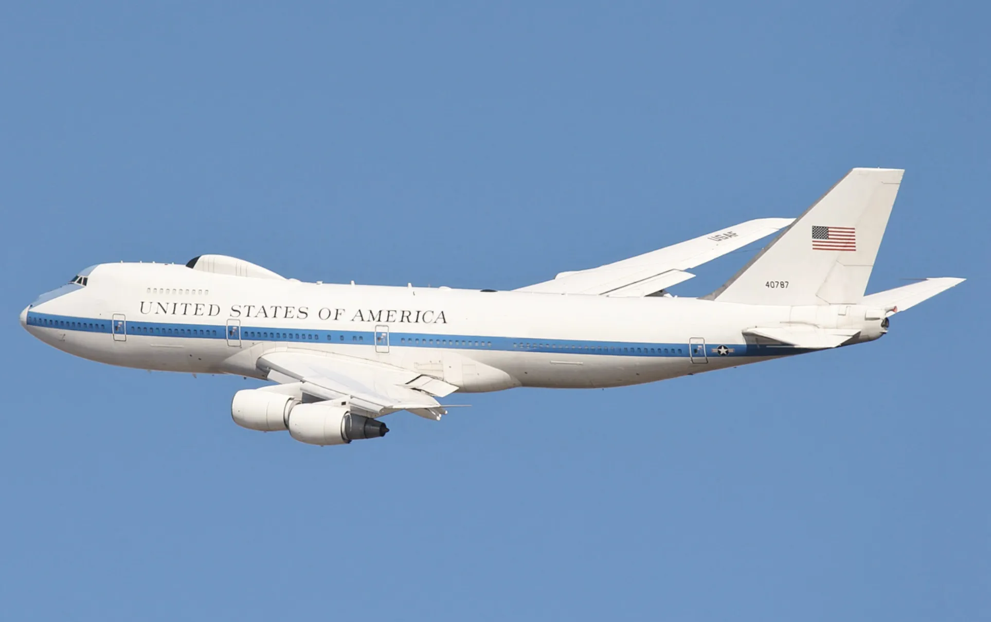 America’s Doomsday Plane Returns After Decades Coincidence or a Silent Warning